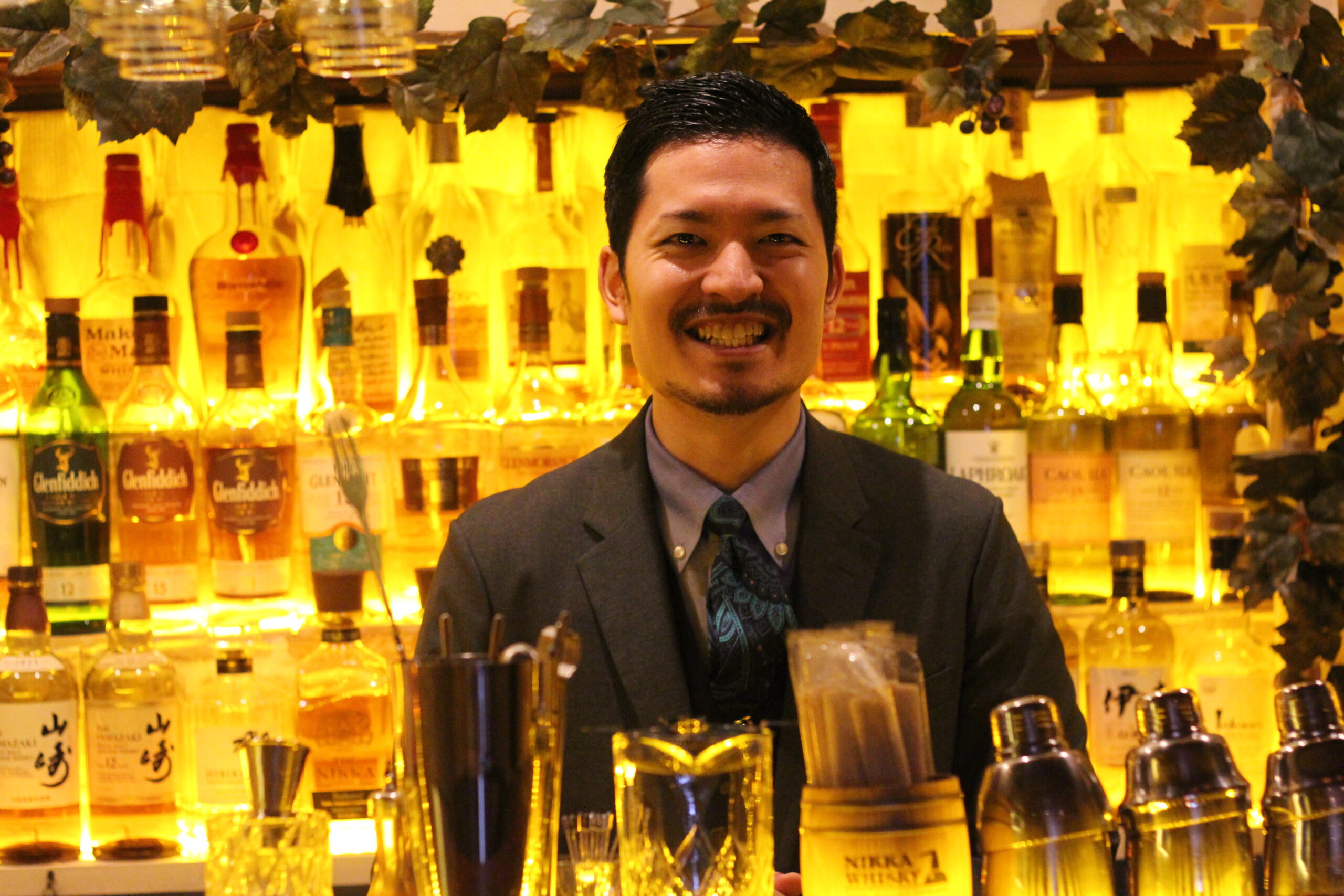 バーへようこそ 3 東京 浅草 国際派の若手バーテンダーが彩る下町のtavern Bar Compass